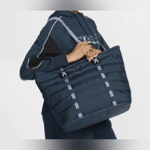 Gorgeous Nike Sportswear
RPM Tote Bag (26L - BLUE) !!!
